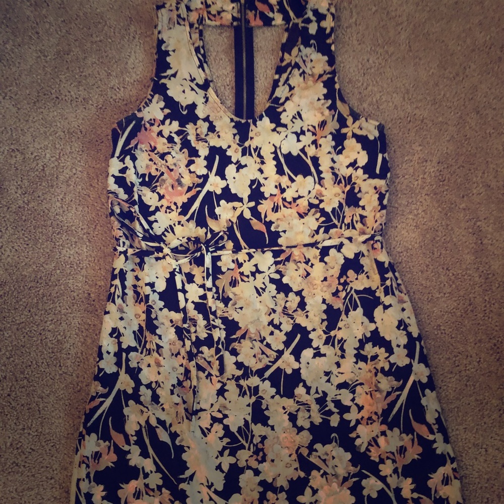 NY&Co. Tie waist dress